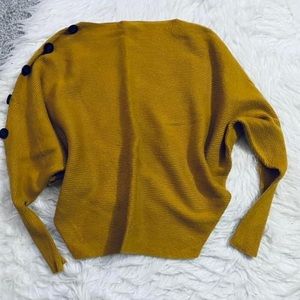 Zoe and Rachel mustard sweater size medium